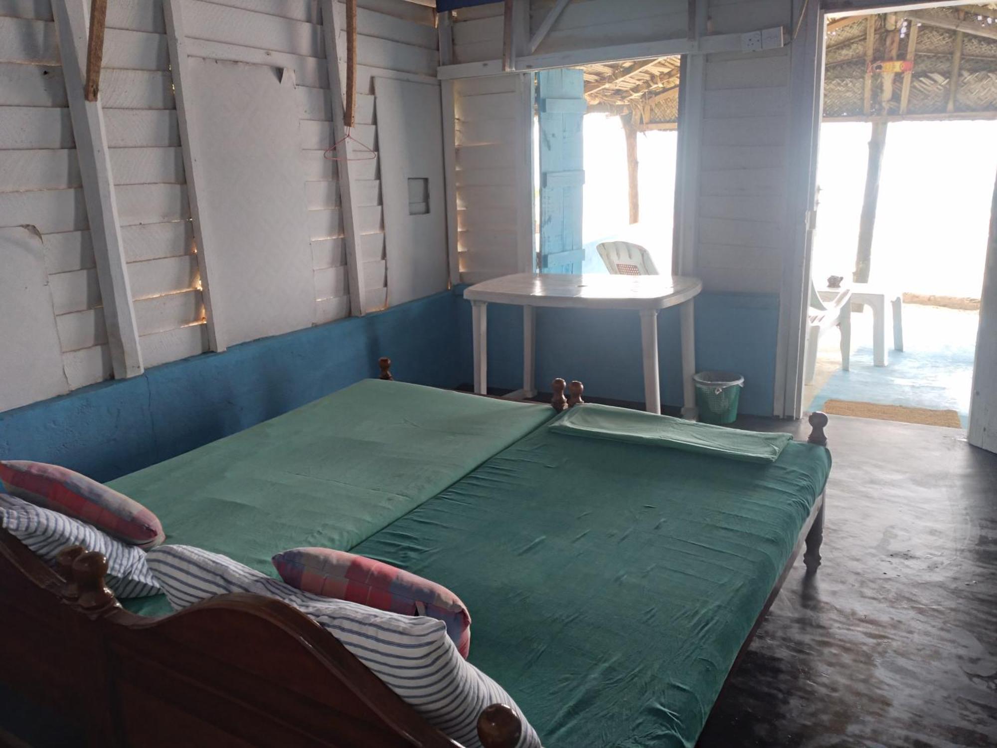 Happy Beach Safari Retreat 함반토타 객실 사진