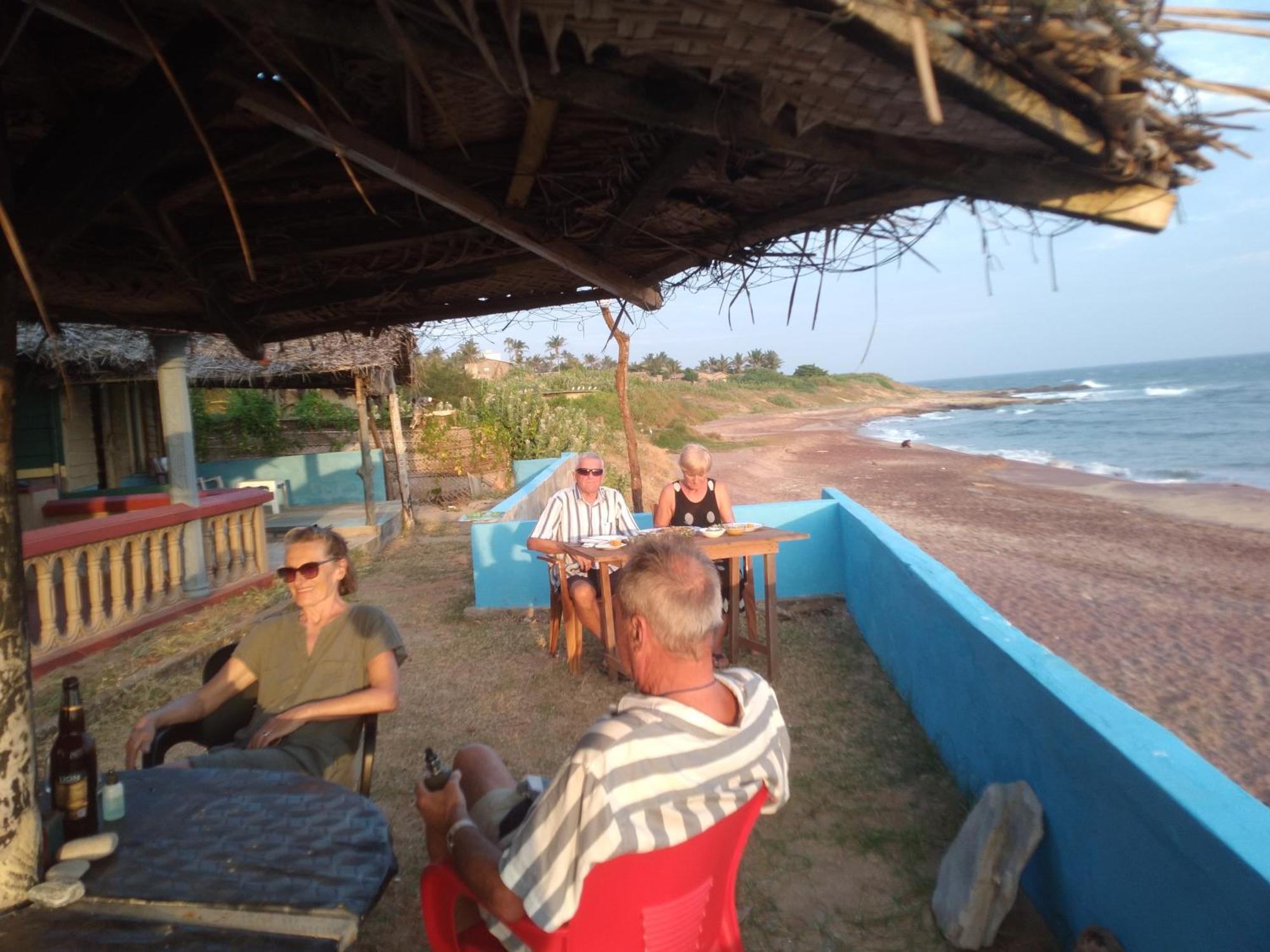 Happy Beach Safari Retreat 함반토타 외부 사진