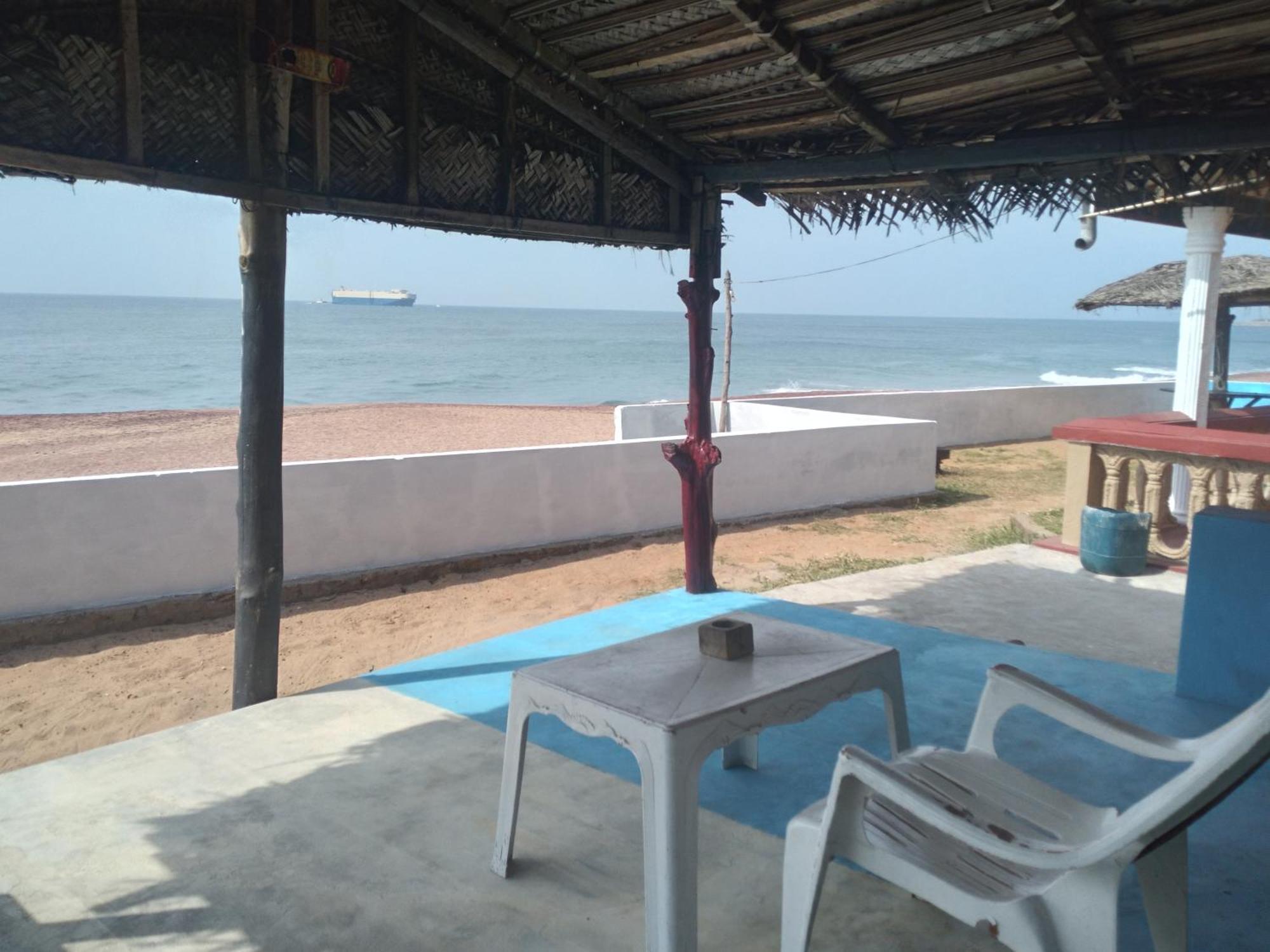 Happy Beach Safari Retreat 함반토타 객실 사진