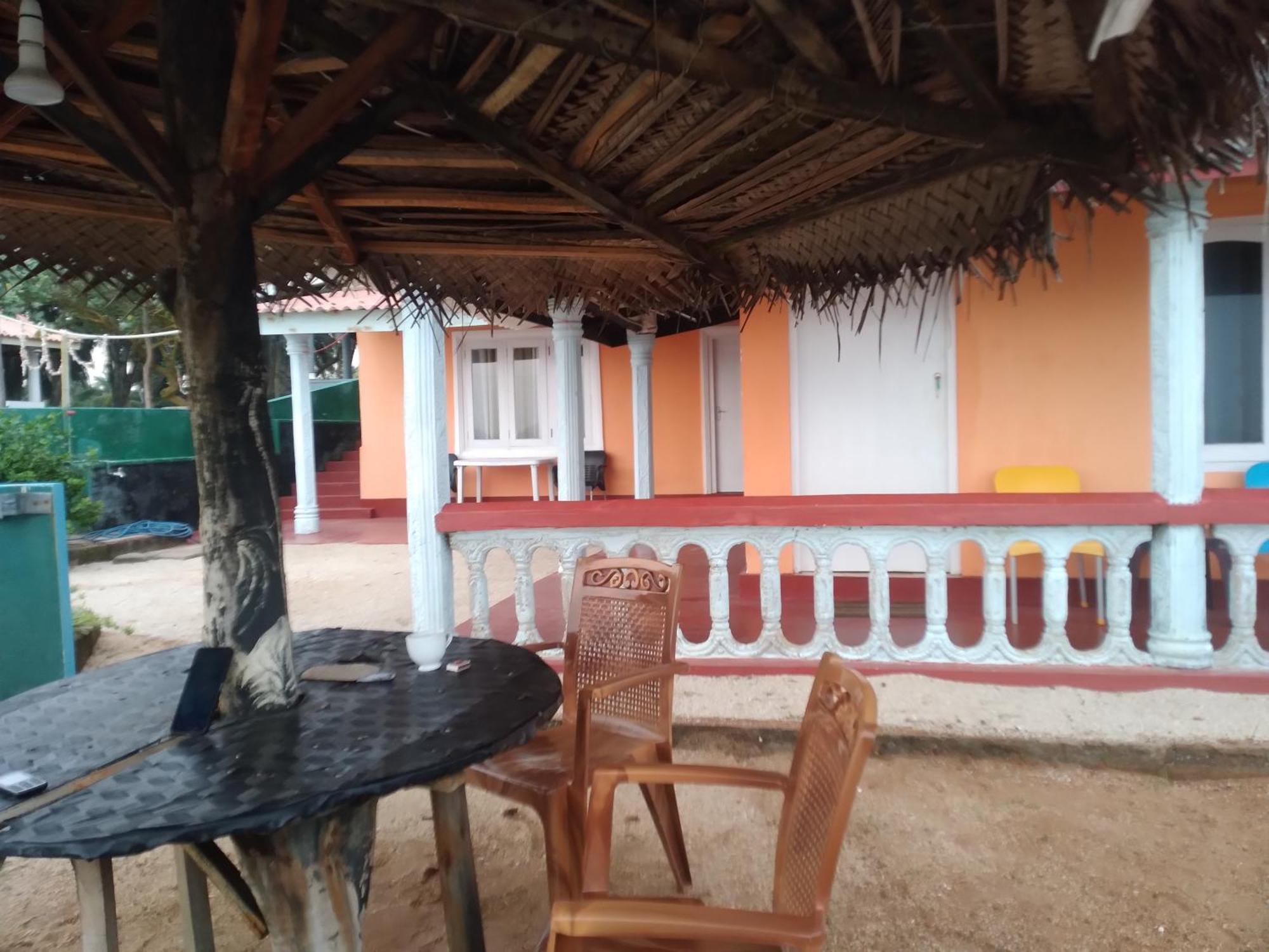 Happy Beach Safari Retreat 함반토타 외부 사진